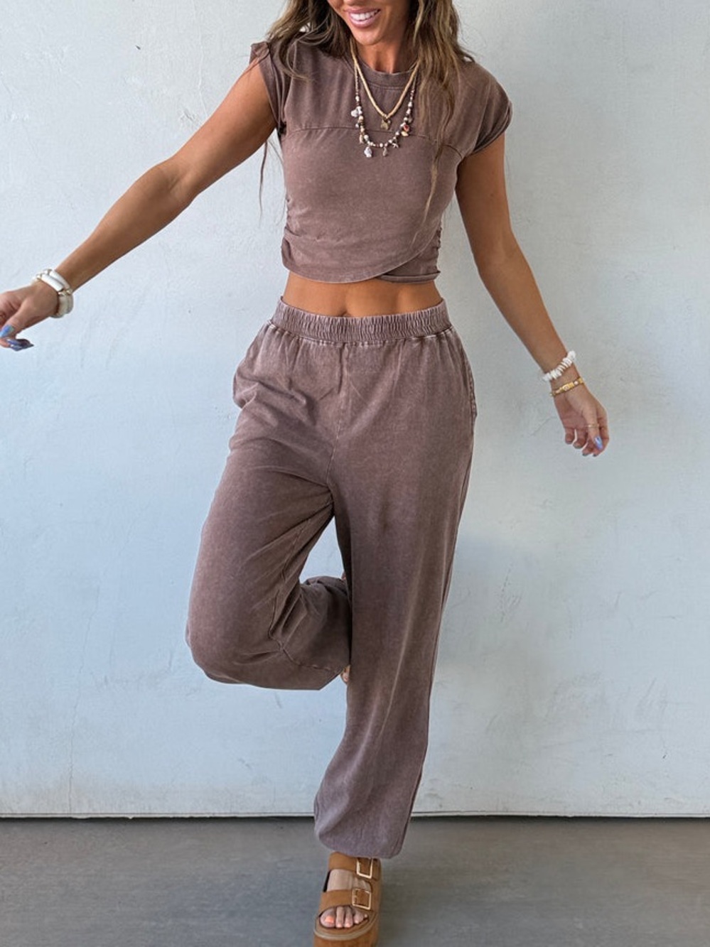 NWT Mineral Washed Crop Top & Jogger Sweatpants Set Brown - Picture 4 of 6